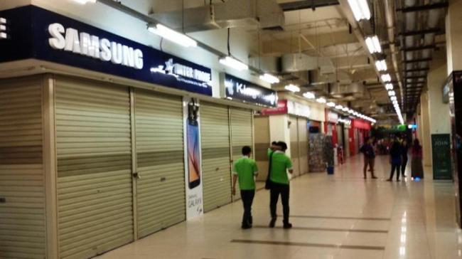 Polda Razia Handphone Bajakan di Nagoya Hill, Penjual Ramai-ramai Tutup Toko