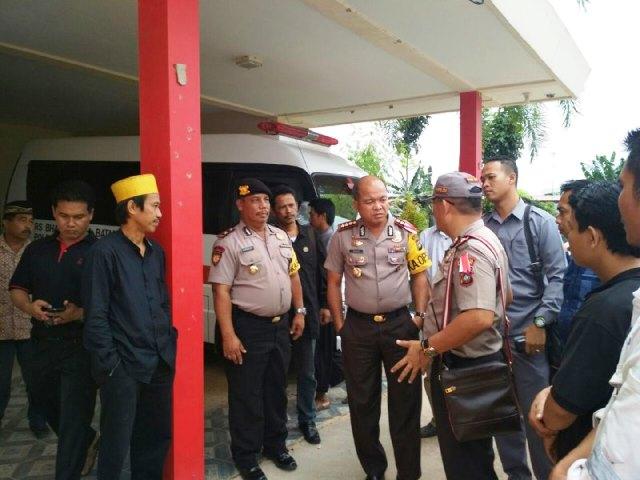 Keluarga Makamkan Jenazah Ketua SPSI PT Batamec di Lampung
