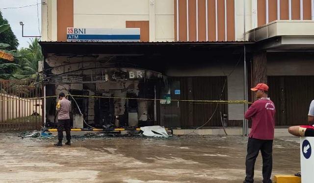 Diwarnai Ledakan, Tiga Mesin ATM di Karimun Diamuk Si Jago Merah