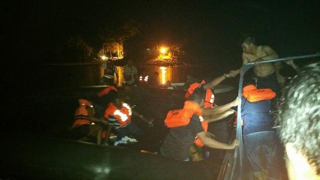 Kapal Feri Tujuan Singapura Bermuatan 97 Orang Tenggelam di Perairan Batam