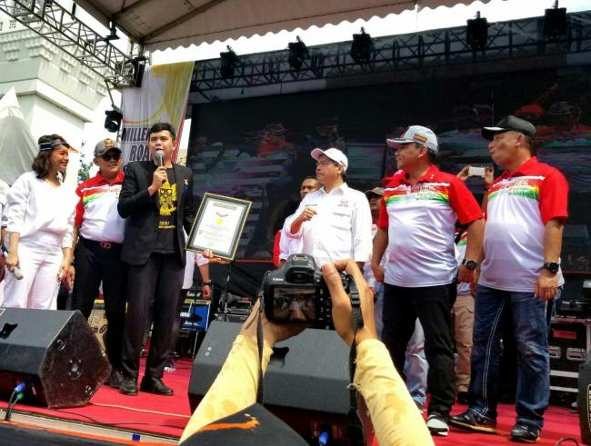MURI Beri Piagam ke Polda Kepri Pelayanan SIM Terbanyak di Hari Libur