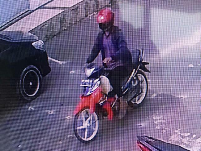 Video: Begini Cara Maling Helm Beraksi di Batam
