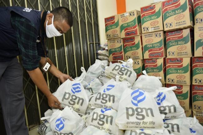 PGN Salurkan Bantuan Sembako untuk Warga Terdampak Corona