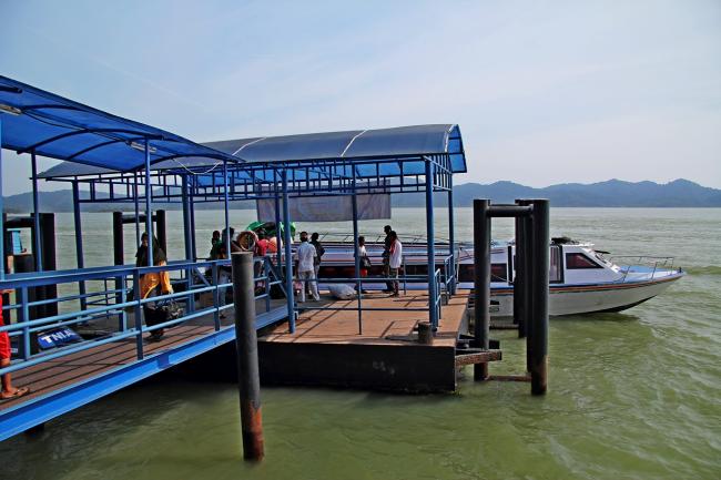 Gubernur Sani Gesa Tol Laut di Kepulauan Riau