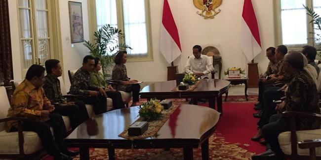 Jokowi Bertemu Pansel Calon Pimpinan KPK di Istana Merdeka