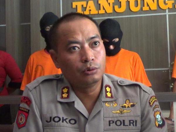 Polisi Buru Penyebar Spanduk "Kau Gobernor Asing"