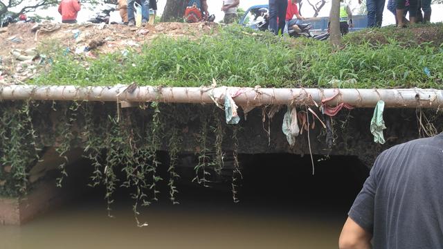 Fortuner Putih Hilang 2 Hari, Dihanyutkan Arus Banjir ke Gorong-gorong? 