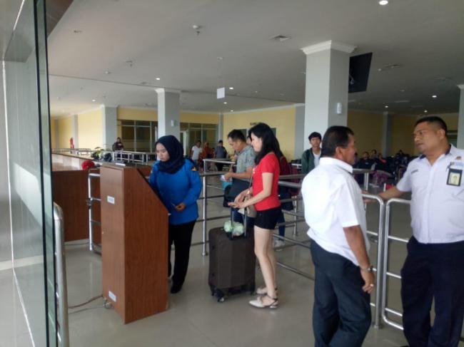 Pelabuhan Domestik Sekupang Masih Ramai Pemudik Imlek di H-1