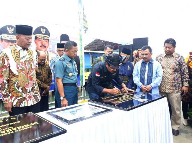 Nurdin Resmikan Empat Proyek Strategis di Tanjungpinang