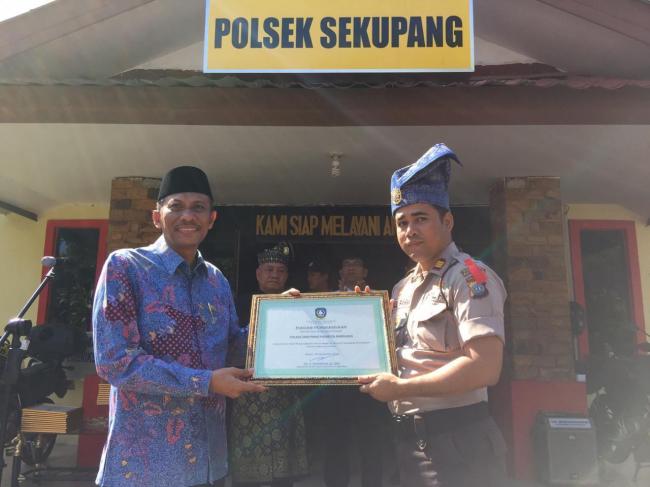 Tokoh Masyarakat Beri Penghargaan Polsek Sekupang usai Ungkap Kasus Begal