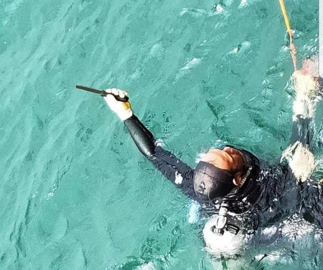 Pisau Barang Bukti Pembunuhan Chief Tugboat di Sengkuang Ditemukan Penyelam
