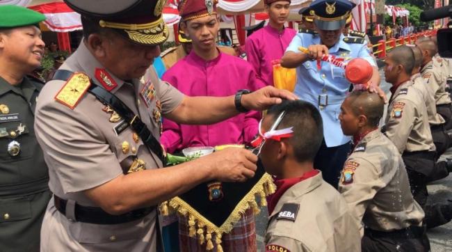 Prosesi Tepuk Tepung Tawar, Awali Pendidikan Bintara di SPN Polda Kepri