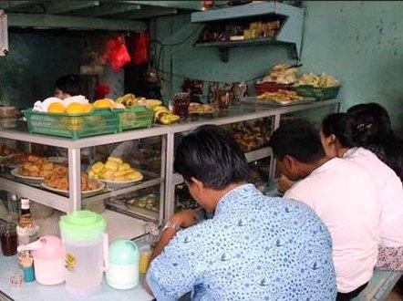Bupati Karimun Izinkan Warung Makan Buka Selama Ramadan, Ini Alasannya