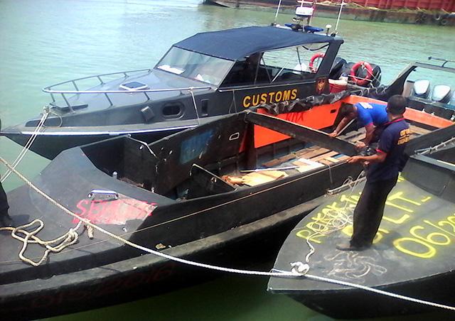 Begini Kejadian Bentrok Petugas Bea Cukai dan Penyelundup Rokok di Laut Karimun