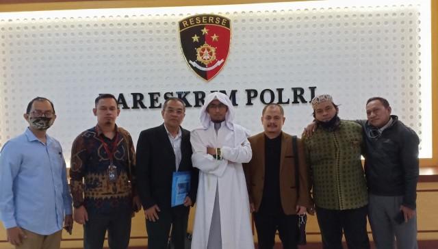 Penampakan Ustaz Maaher At-Thuwailibi Usai Ditangkap Bareskrim Polri