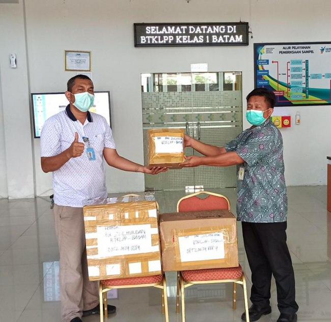 Dinkes Kepri Salurkan 1.500 Reagen untuk Uji Swab 
