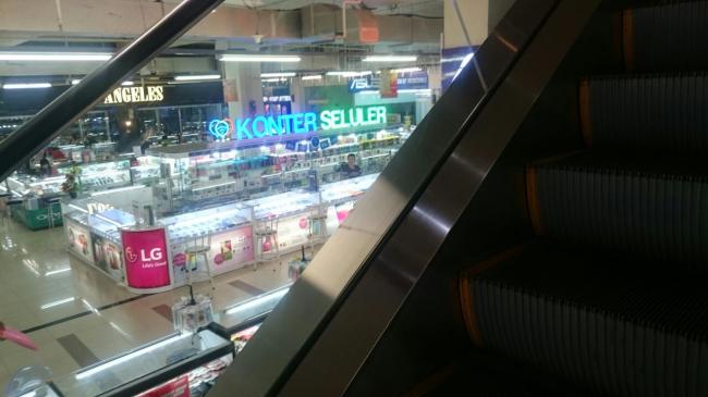 TERUNGKAP: Handphone Toko KS Store Nagoya Hill dari Hongkong