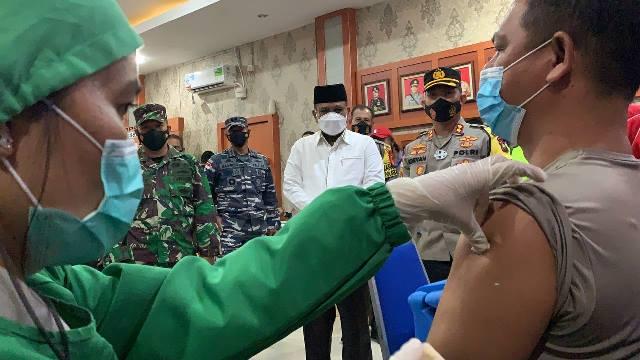 Vaksinasi Covid-19 Bagi Anggota Polri di Karimun, Bhabinkamtibmas Prioritas