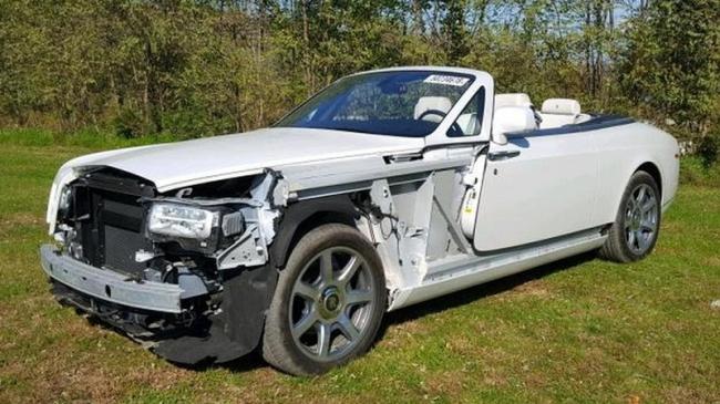 Walau Ringsek, Rolls-Royce Masih Laku Miliaran Rupiah