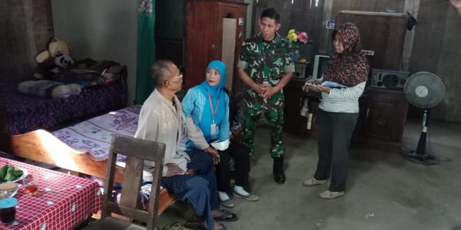Kunjungan  Dinas Kesehatan Puskesmas dan Kodim Salatiga Ke Rumah Warga 