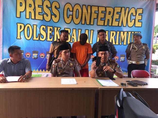 Pura-pura Tanya Jam, Pria di Karimun Ini Rampas Ponsel Seorang Wanita