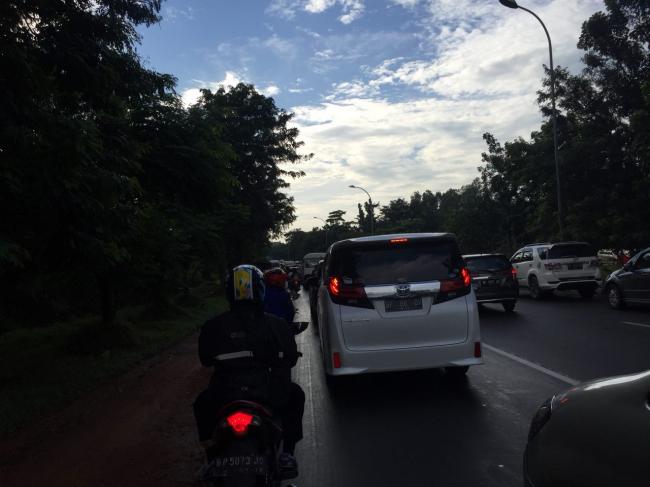 Pagi Hari, Kemacetan di Simpang Kabil Capai 100 Meter