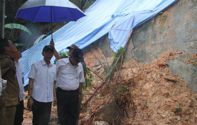 Beberapa Warga Kampung Belimbing Bengkong Enggan Pindah dari Titik Rawan Longsor