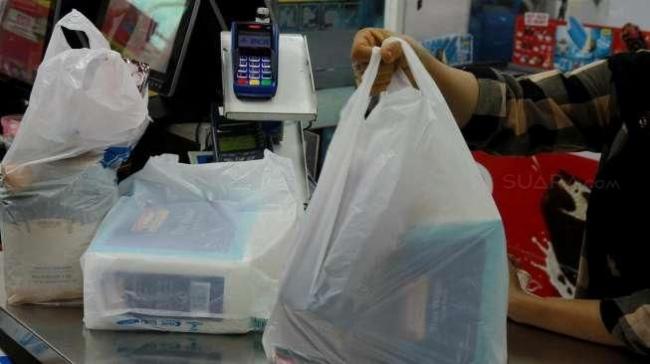 Mulai Hari Ini, Kantong Plastik di Ritel Modern Batam Tak Gratis