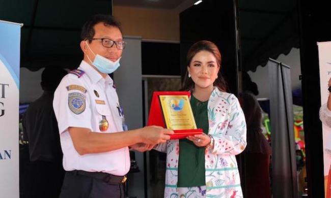 Lisa Yulia, Sosok Wanita Tangguh dan Berpengalaman di Balik PT Pelayaran Kencana Global