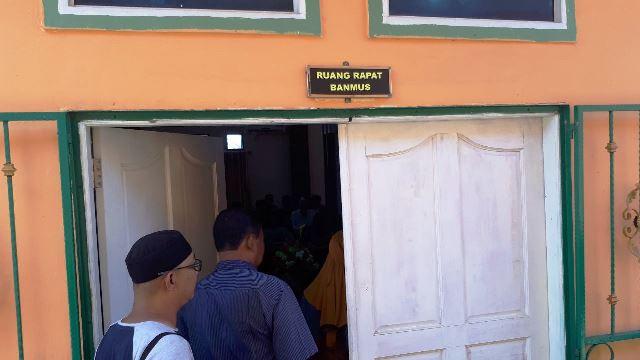 Usai Didemo, Bupati dan Kontraktor Karimun Gelar Pertemuan Tertutup