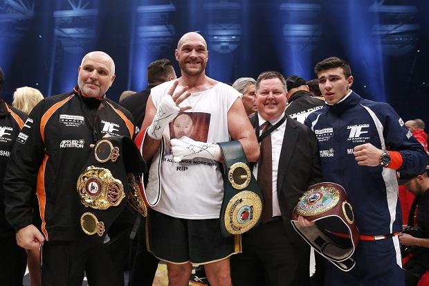 Kalahkan Klitschko, Tyson Fury Juara Tinju Kelas Berat Dunia  