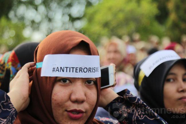 Mahasiswa Poltek Batam Aksi Simpati Kecam Aksi Teroris