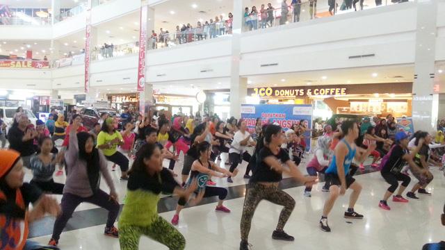 Celebrity Fitness Club Gelar Acara Olahraga Bertema Party di Kepri Mall