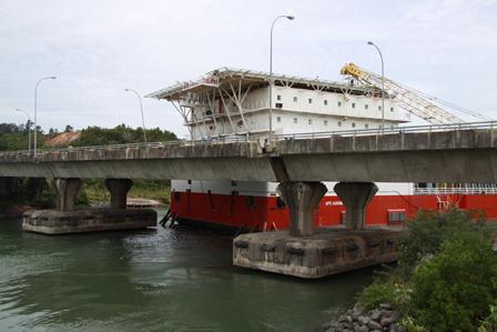 BREAKING NEWS! Jembatan VI Barelang Kembali Ditabrak Kapal