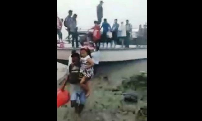 Video: Puluhan Penumpang Kapal Tanjungbatu-Penyalai Terjebak Kepungan Asap