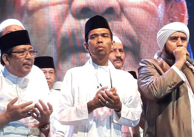 Foto-Foto Tablig Akbar Bersama Ustaz Somad di Batam