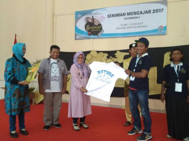 Wabup Ngesti Merinding Lihat Atraksi Seni Seniman Mengajar