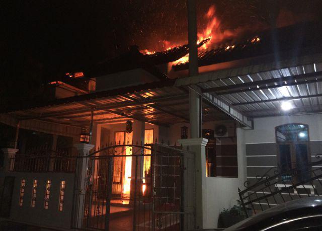 [BREAKING NEWS] Tiga Rumah Terbakar di Marina Park Batam