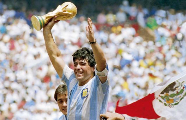 Legenda Argentina Diego Maradona Tutup Usia, Messi dan Ronaldo Kompak Ucapkan Ini