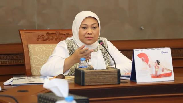 Menaker Ida Fauziyah Positif Corona