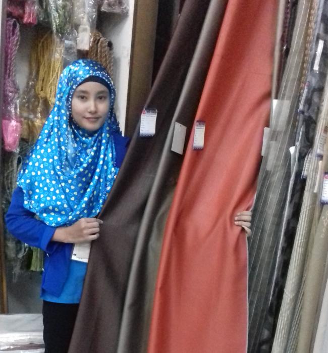Gorden Semi Blackout, Cara Ampuh Tangkal Cahaya Matahari Masuk Ruangan