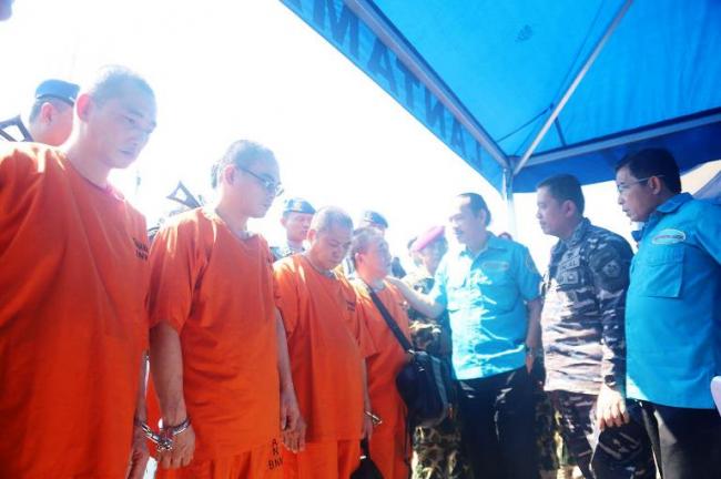 BNN Serahkan Tersangka 1,037 Ton Sabu ke Kejari Batam