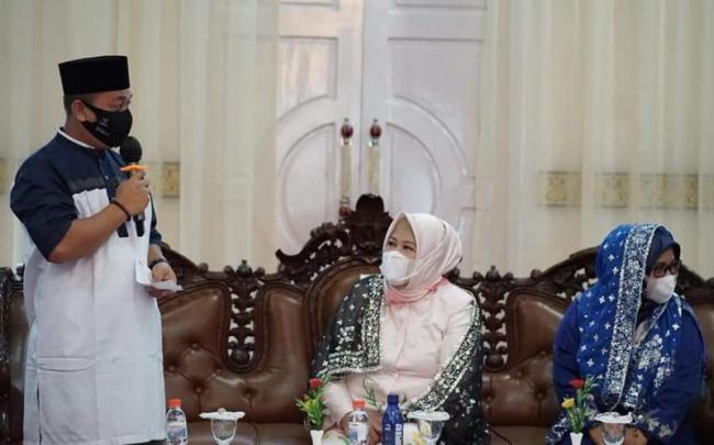 Bupati Nizar Promosikan Tugu Khatulistiwa hingga Tudung Manto ke Wagub Marlin