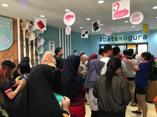 Batam Ogura Off White Sambut Liburan dengan Kelembutan