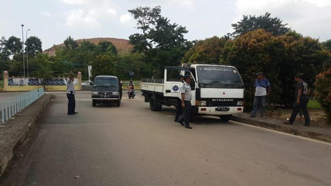 Puluhan Mobil Terjaring Razia Kir