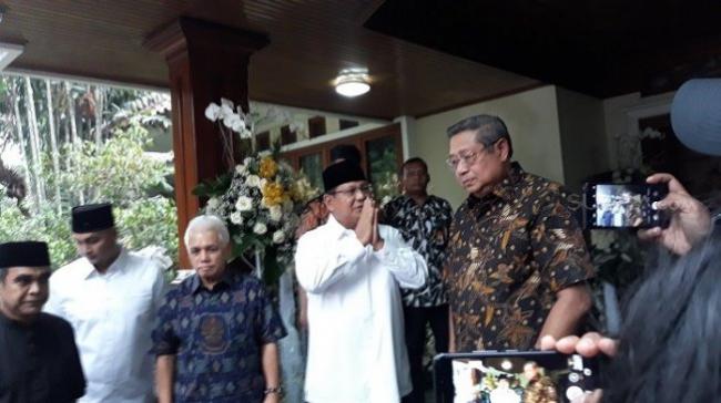 Takziah di Rumah SBY, Prabowo: Enggak Ada Urusan Politik!