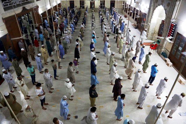 Pakistan Izinkan Masjid Tetap Buka Selama Ramadan, Ini Syaratnya