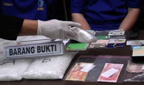 Polisi Tangkap Pria 20 Tahun Pemilik 809 Gram Sabu-sabu di Hotel Link