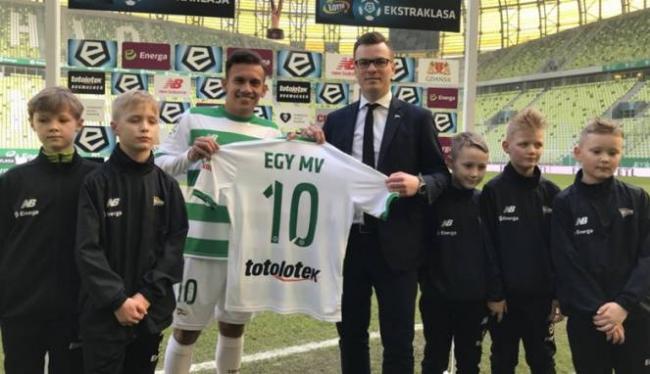 Jersey Nomor 10 Egy Maulana Vikri di Lechia Langsung Dijual