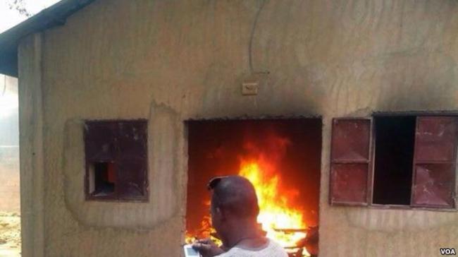 Tiga Tewas dan 7 Gereja Dibakar Kecam Karikatur Charlie Hebdo